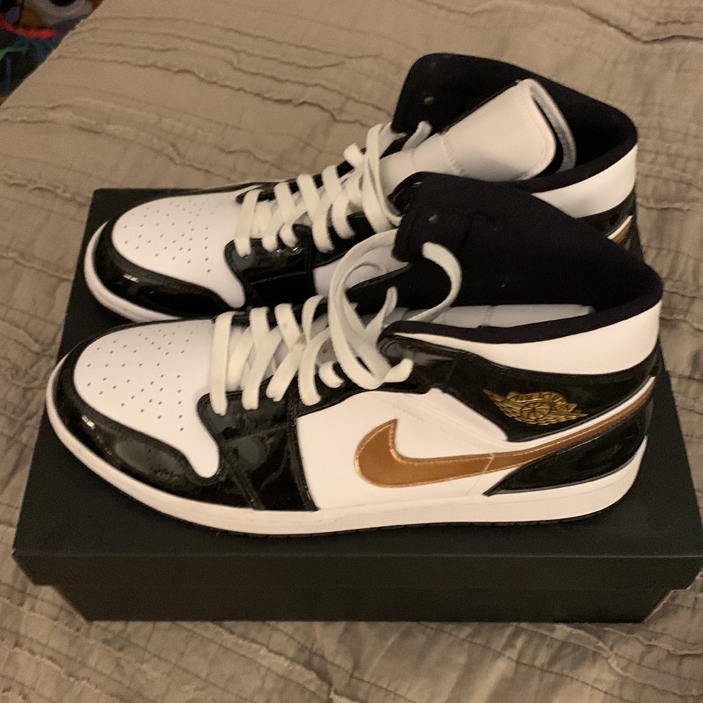 Jordan 1 Mid Black Metallic Gold. Size 13